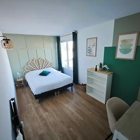 Plage-gare Elegant Equipe * קאלה