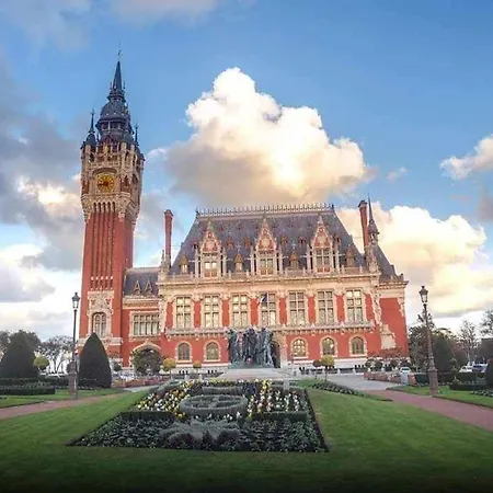 Plage-gare Elegant Equipe Apartmán Calais